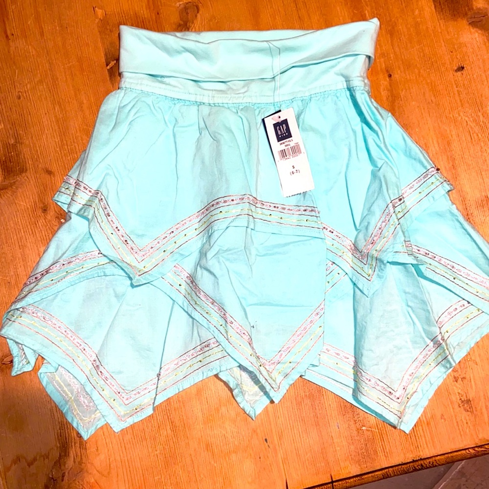 NWT GAP kids skirt Sz S (6-7)